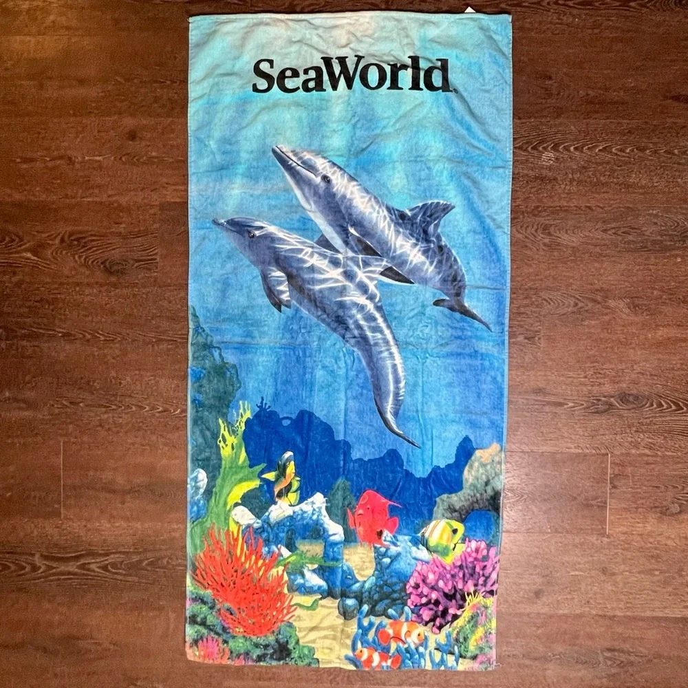 Vintage 1990’s SeaWorld Dolphin Towel